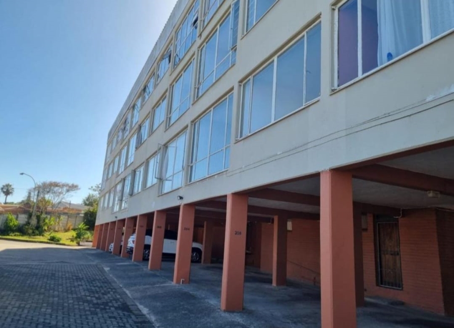 1 Bedroom Property for Sale in Amalinda Eastern Cape